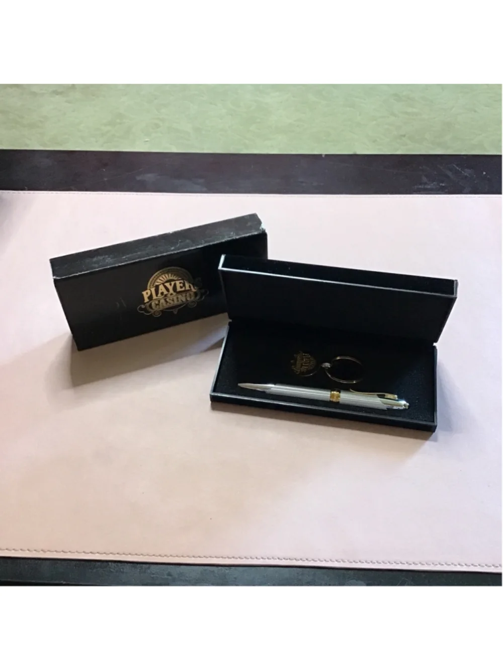 Gold/Silver Players Casino Pen & Keychain Set NEW